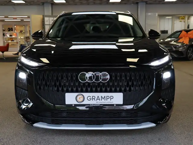 Audi Q3 view 2