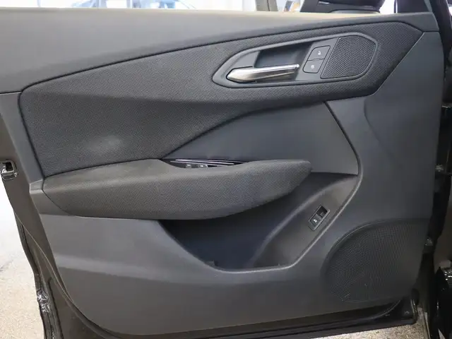 Audi Q3 view 10