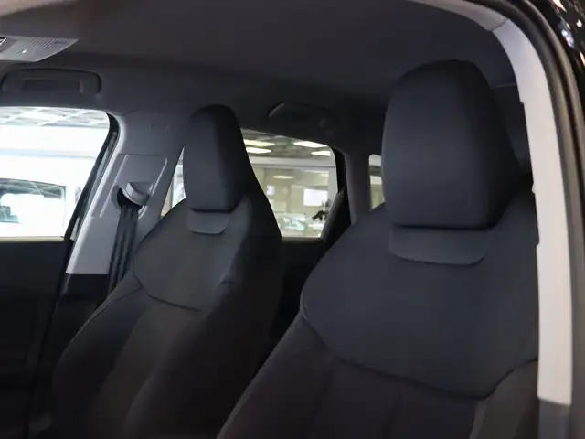 Audi Q3 view 12