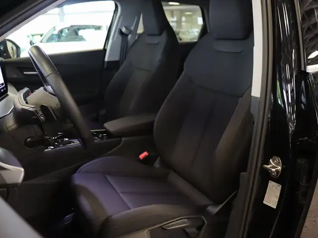 Audi Q3 view 11