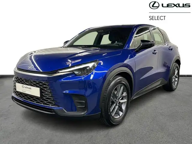 Lexus LBX Base | Camera | Carplay