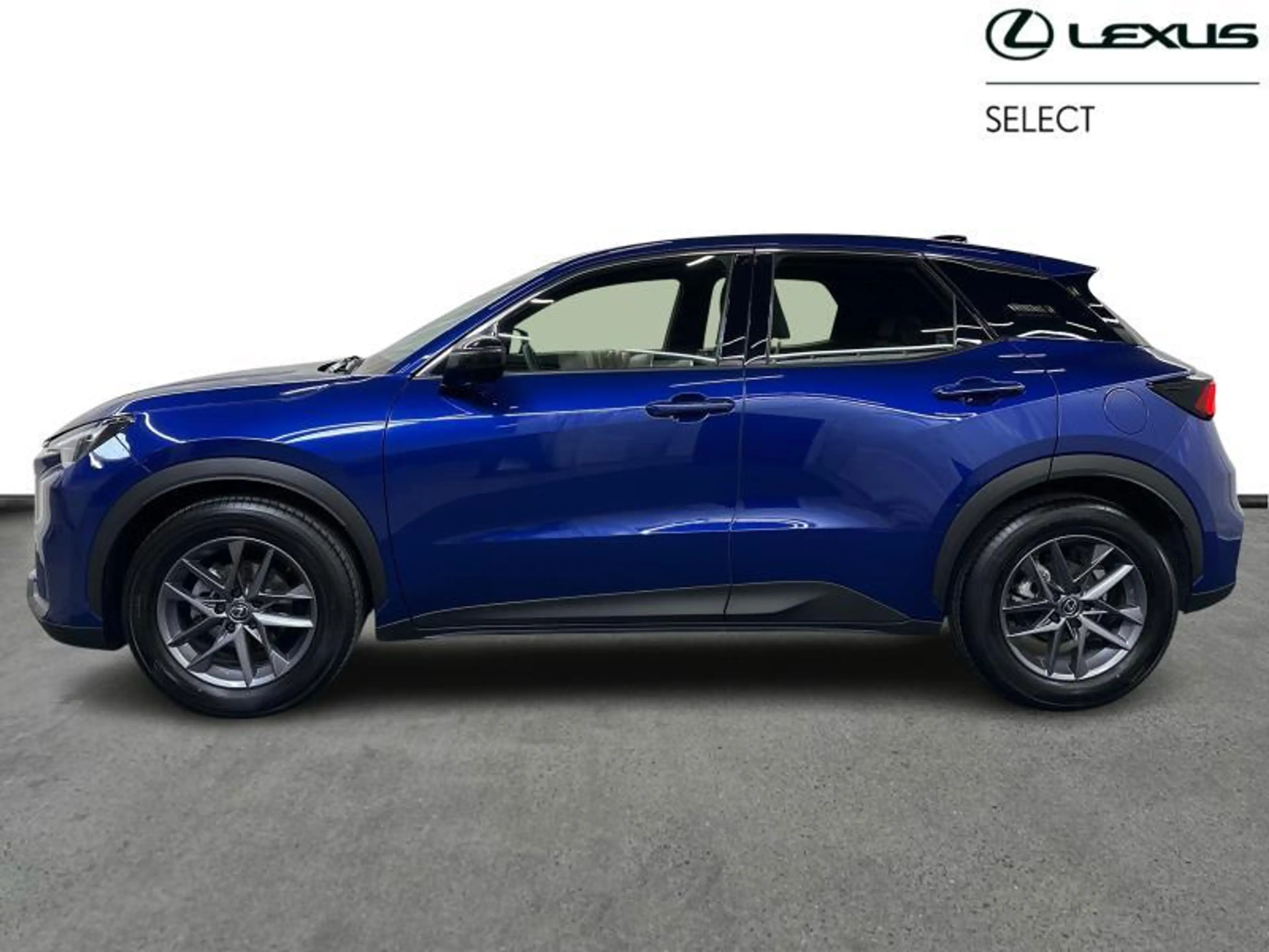 Lexus LBX Base — photo 3