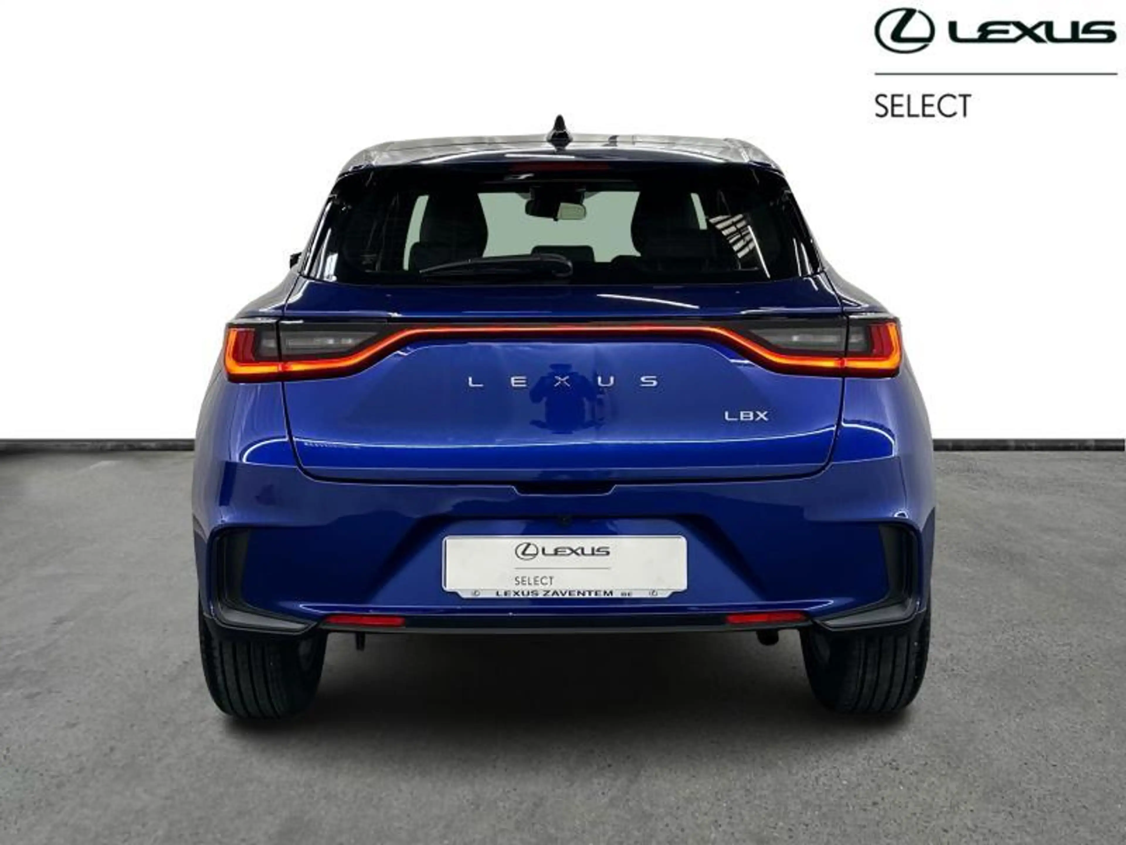 Lexus LBX Base — photo 4