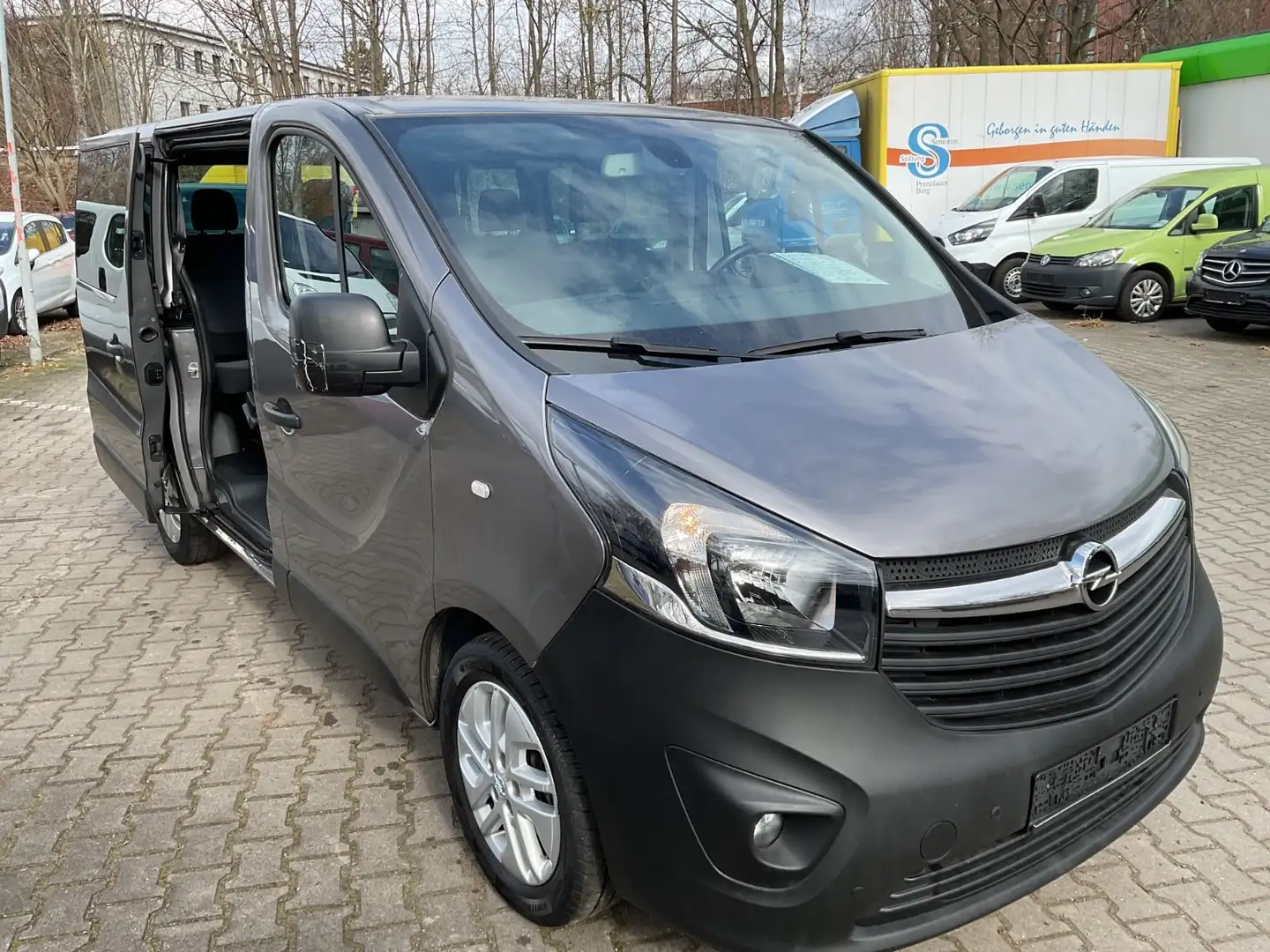 Opel Vivaro B  Bus Combi L1H1  2,7t Grau - 1