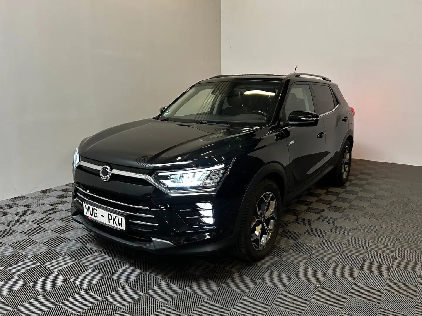 SsangYong Korando 1.6 e-XDi Diesel 4WD*AHK-Kamera* Schwarz - 1