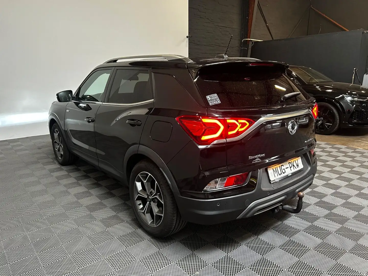 SsangYong Korando 1.6 e-XDi Diesel 4WD*AHK-Kamera* Schwarz - 2
