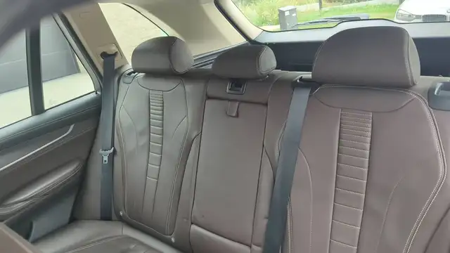 BMW X5 view 9