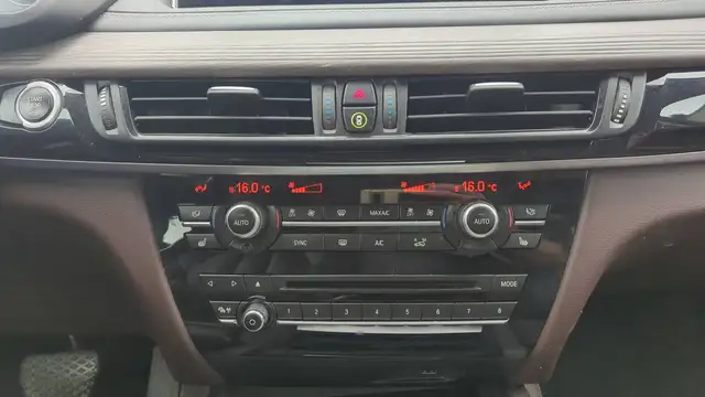 BMW X5 view 13