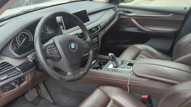 BMW X5 view 8