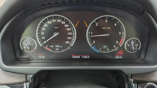 BMW X5 view 12