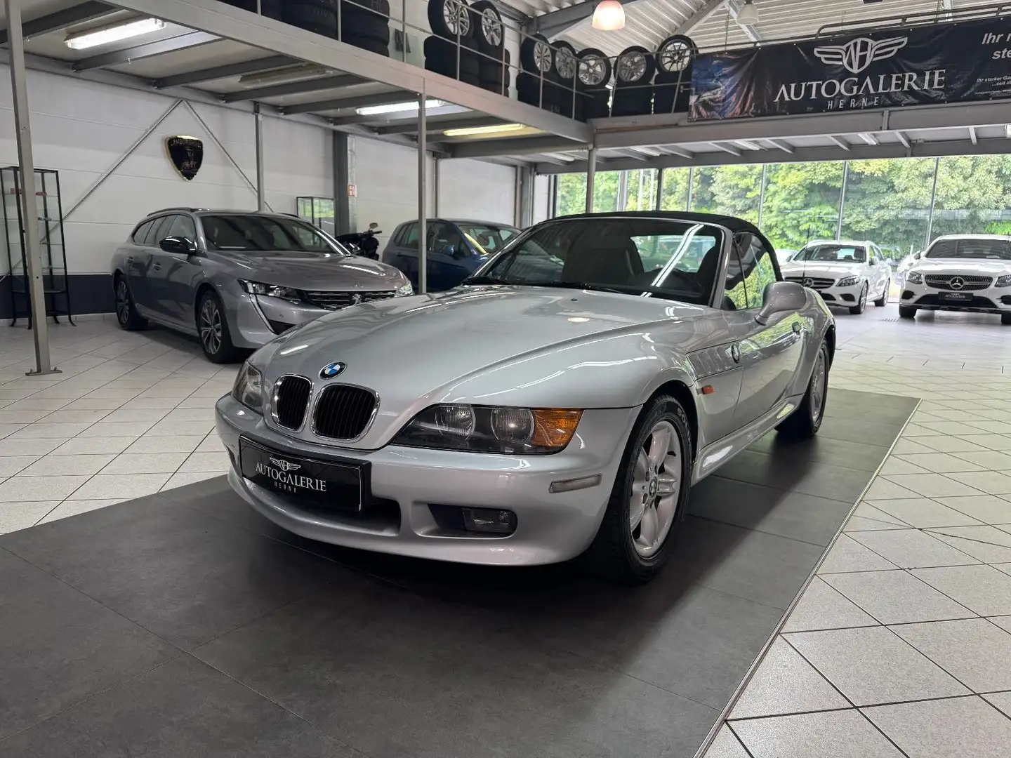 BMW Z3 Roadster 1.9i*TOP GEPFLEGT*KLIMA*LEDER* Argent - 1