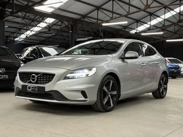 Volvo V40 2.0 T2 R-Design * 1ER PROP * LED * GPS * CAMERA