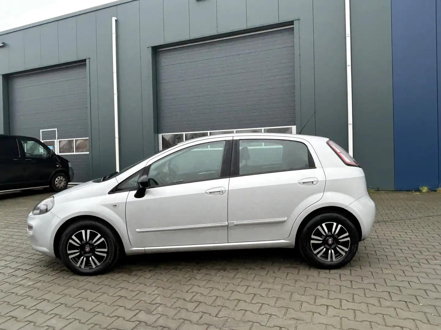 Fiat Punto Evo 0.9 TwinAir Easy Airco Grijs - 2