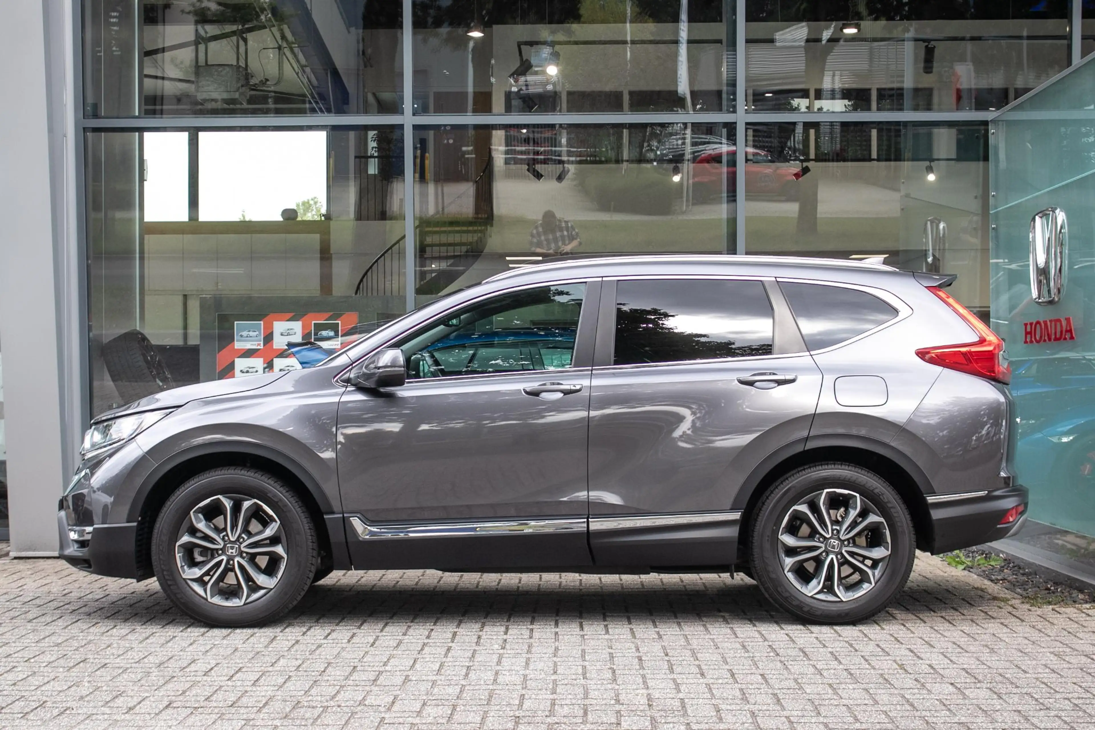 Honda CR-V 2.0 Hybrid Lifestyle — photo 2