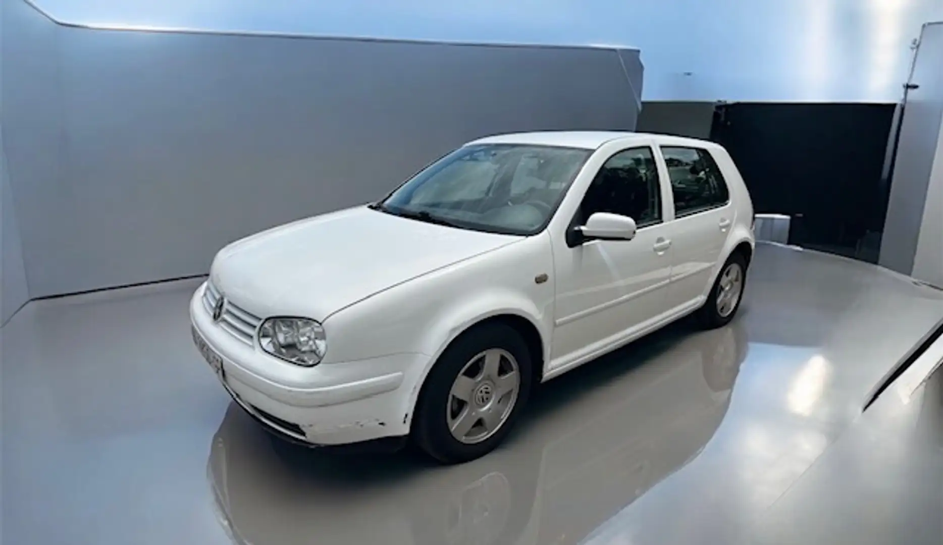 Volkswagen Golf 1.6 Conceptline 100 Blanc - 1