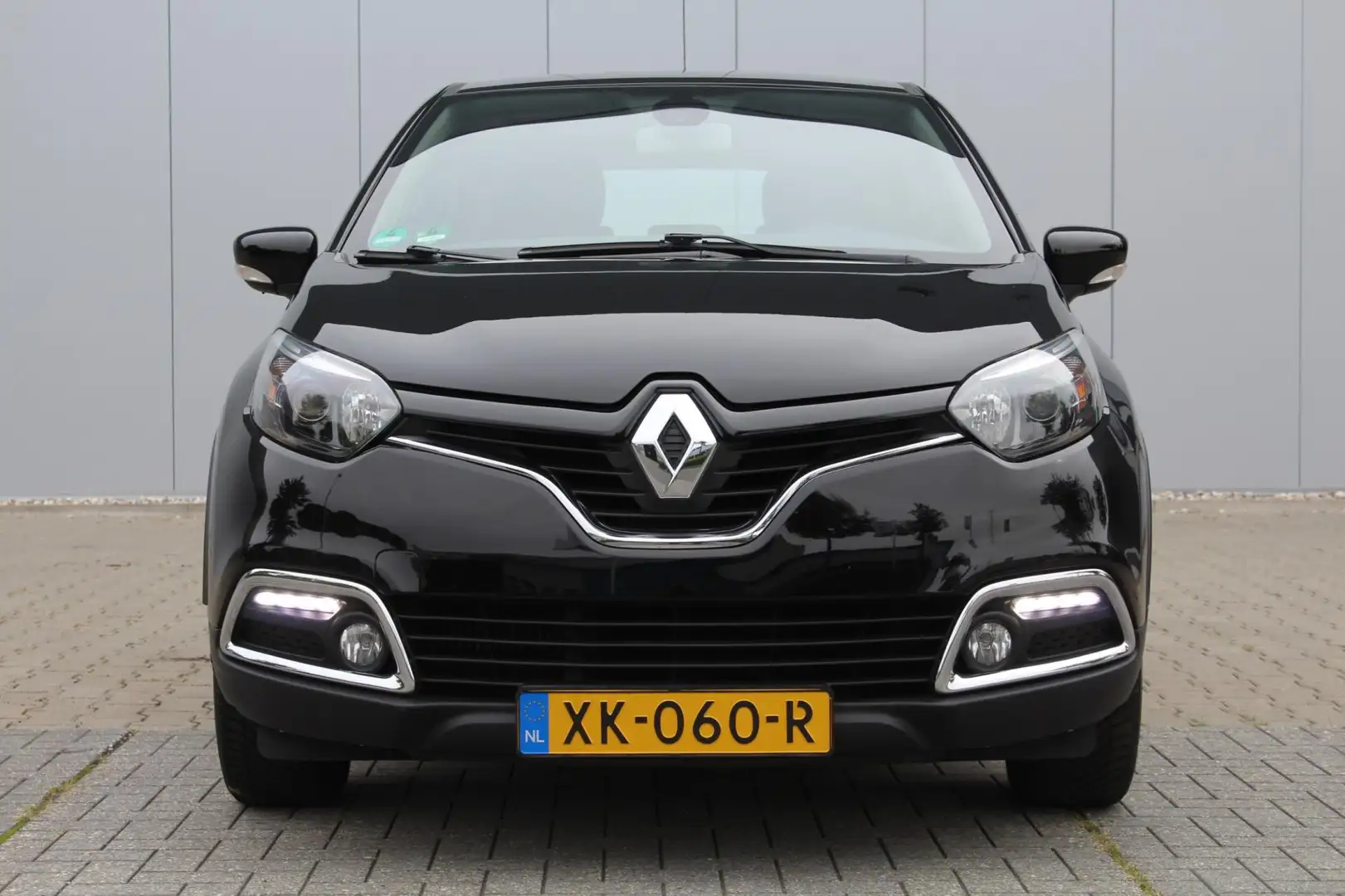 Renault Captur 0.9 TCe Expression | Clima / Cruise control | Navi Schwarz - 2