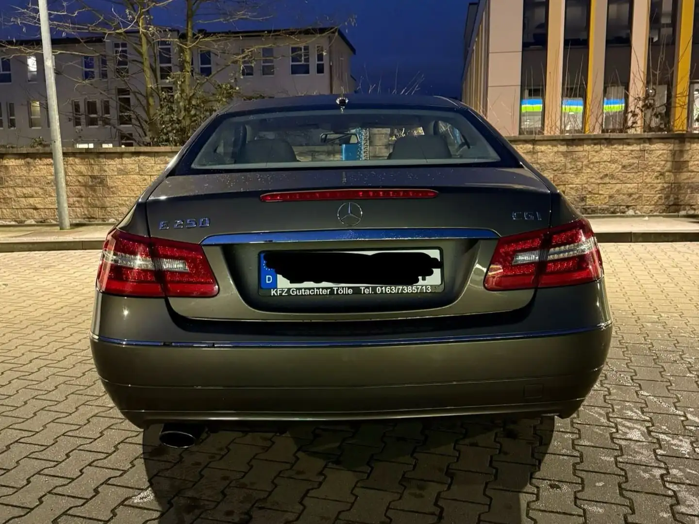 Mercedes-Benz E 250 CGI Coupe BlueEFFICIENCY Automatik Elegance Gris - 2