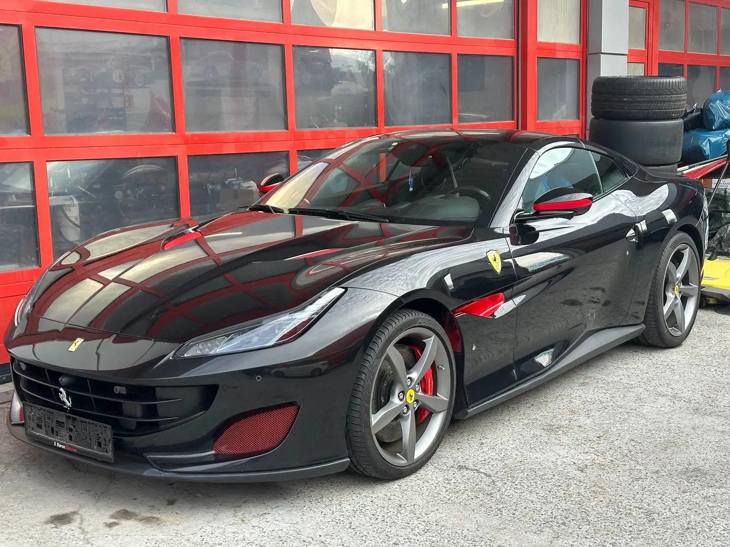 Ferrari Portofino Černá - 1