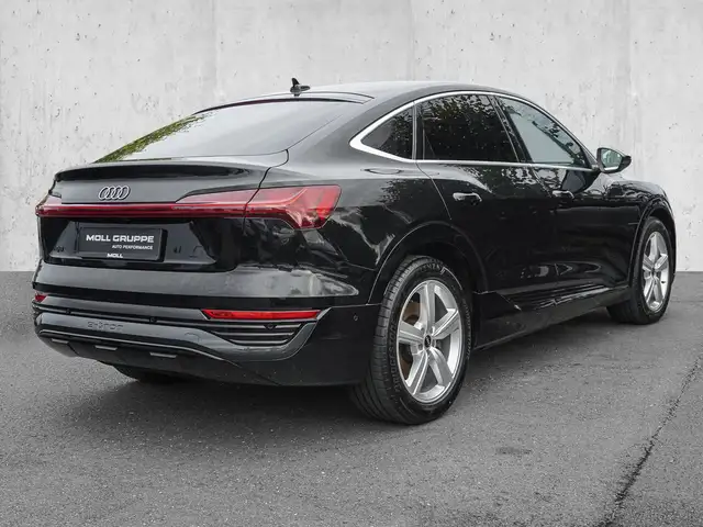 Audi Q8 E-Tron view 4