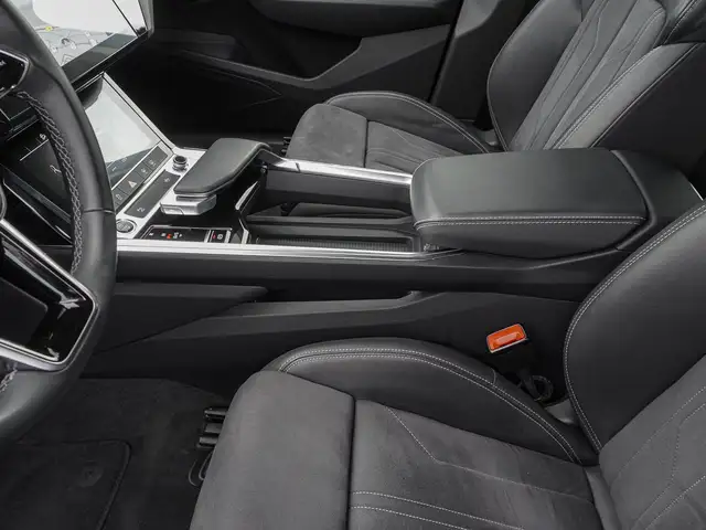 Audi Q8 E-Tron view 15