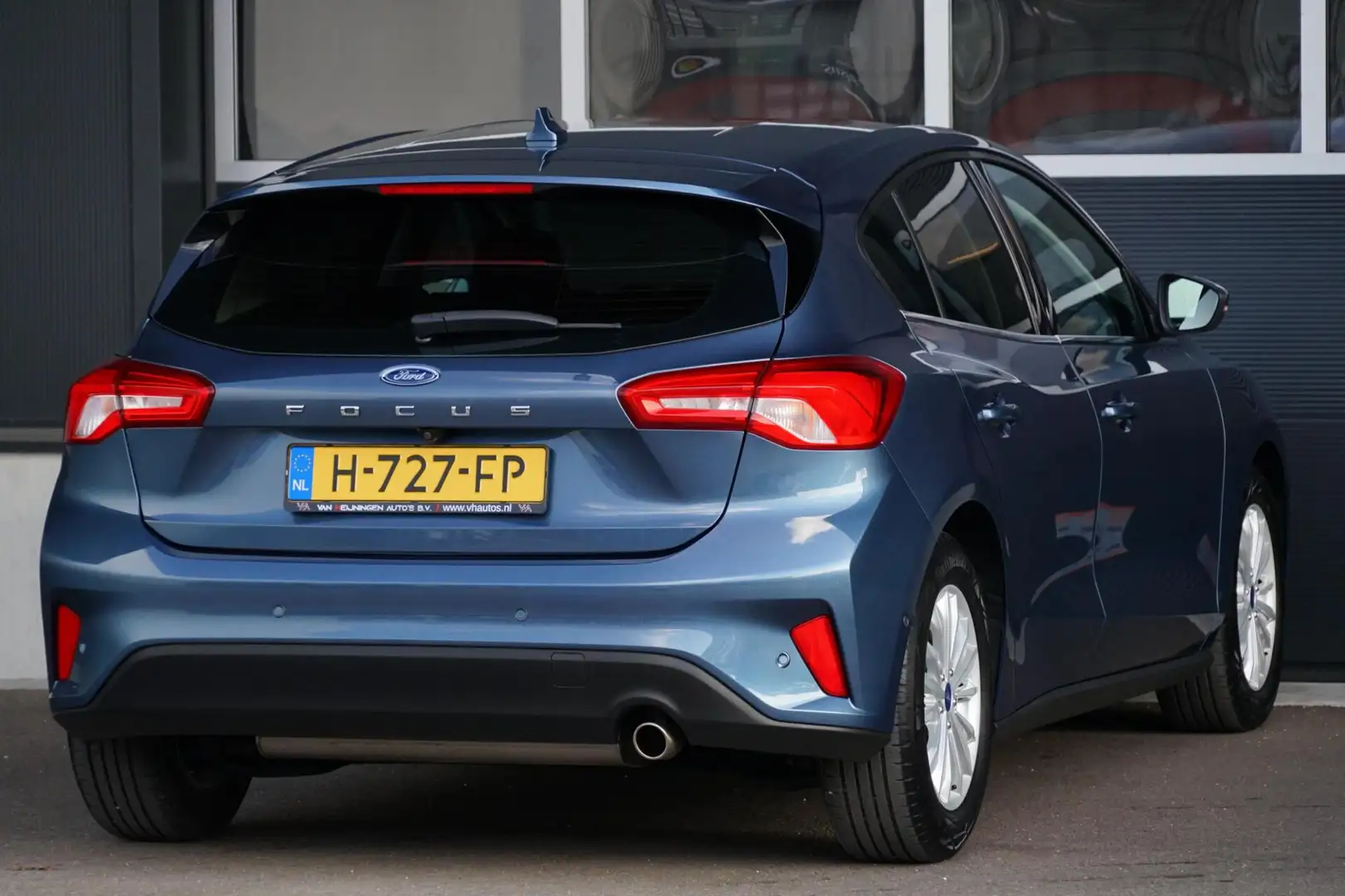 Ford Focus 1.0 EcoBoost Titanium Business, aut. cam. keyless Blau - 2