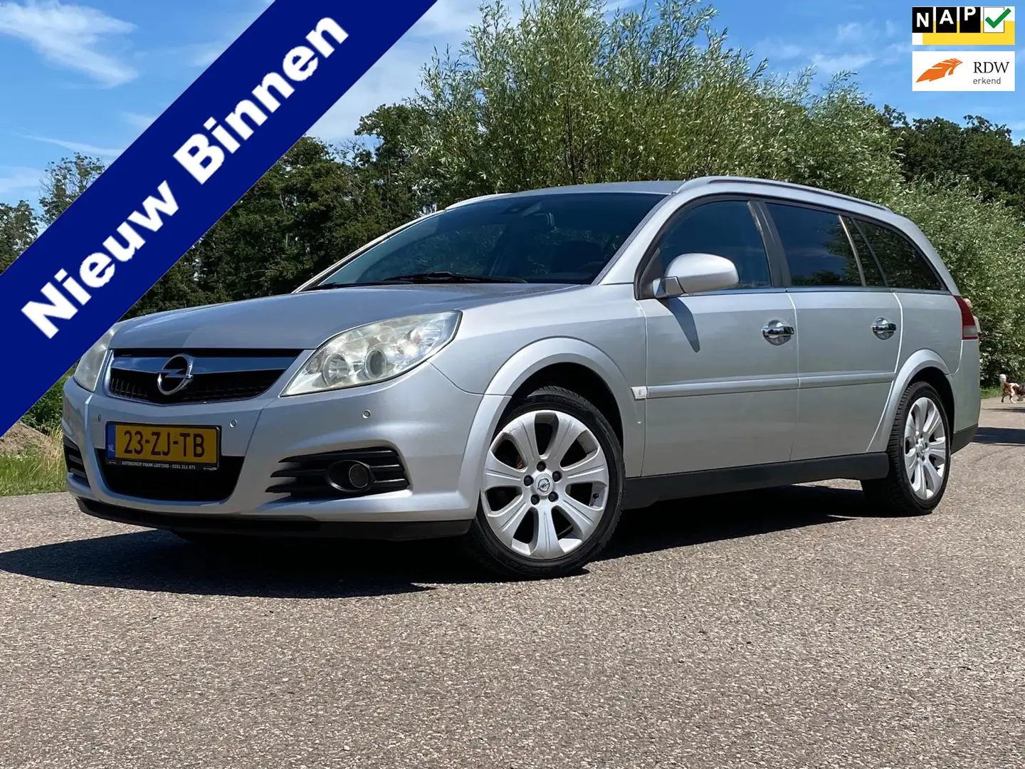 Opel Vectra Wagon 2.2-16V Executive Automaat Leder-INT NAVI 15 Grijs - 1