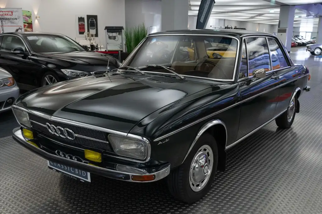 Audi 100 1971 из Европы — купить под ключ