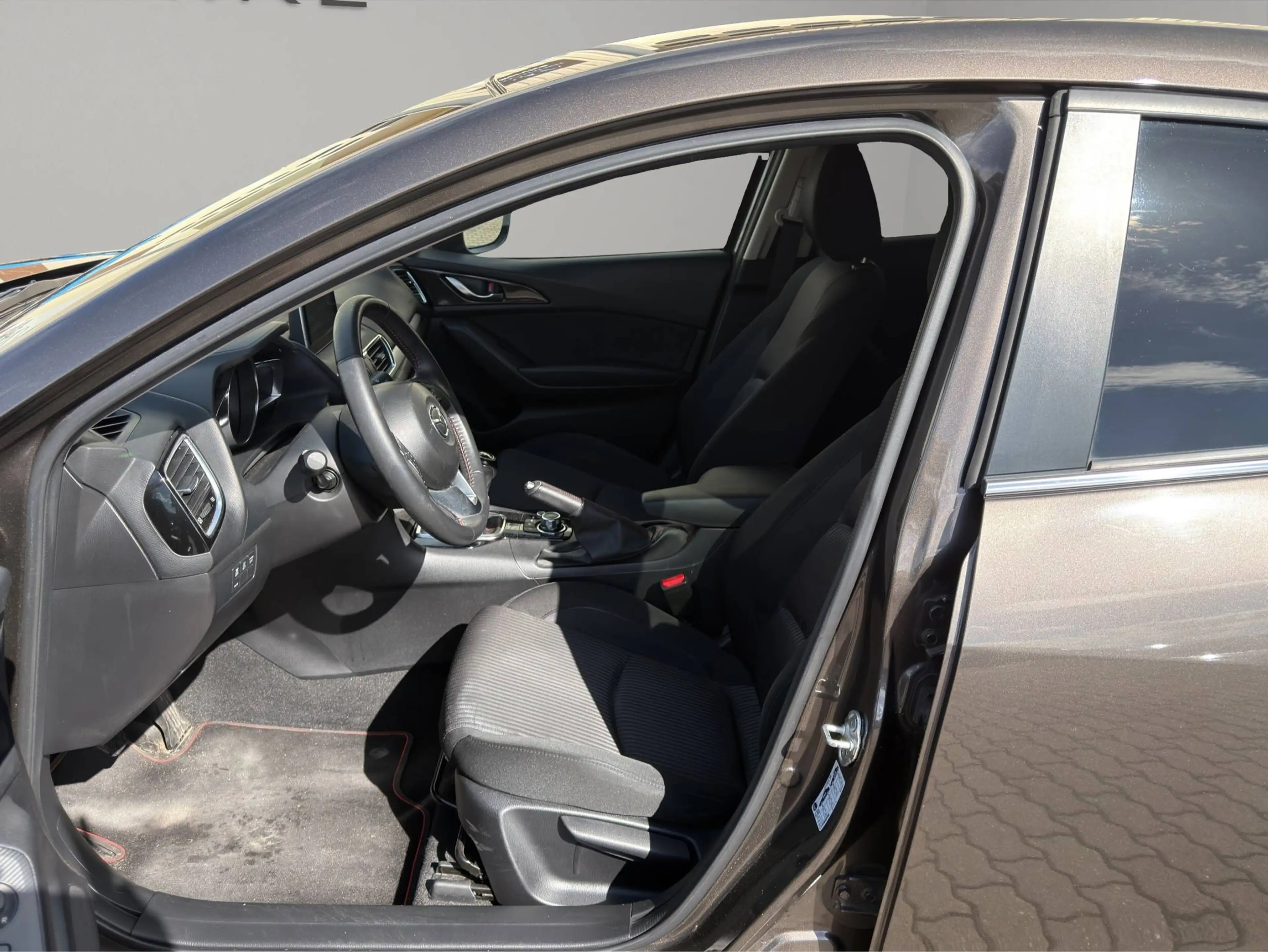 Mazda 3 LIMOUSINE 2.0 SPORTS-LINE - NAVIGATION - HEAD UP - SITZHEIZUNG - UVM — photo 9