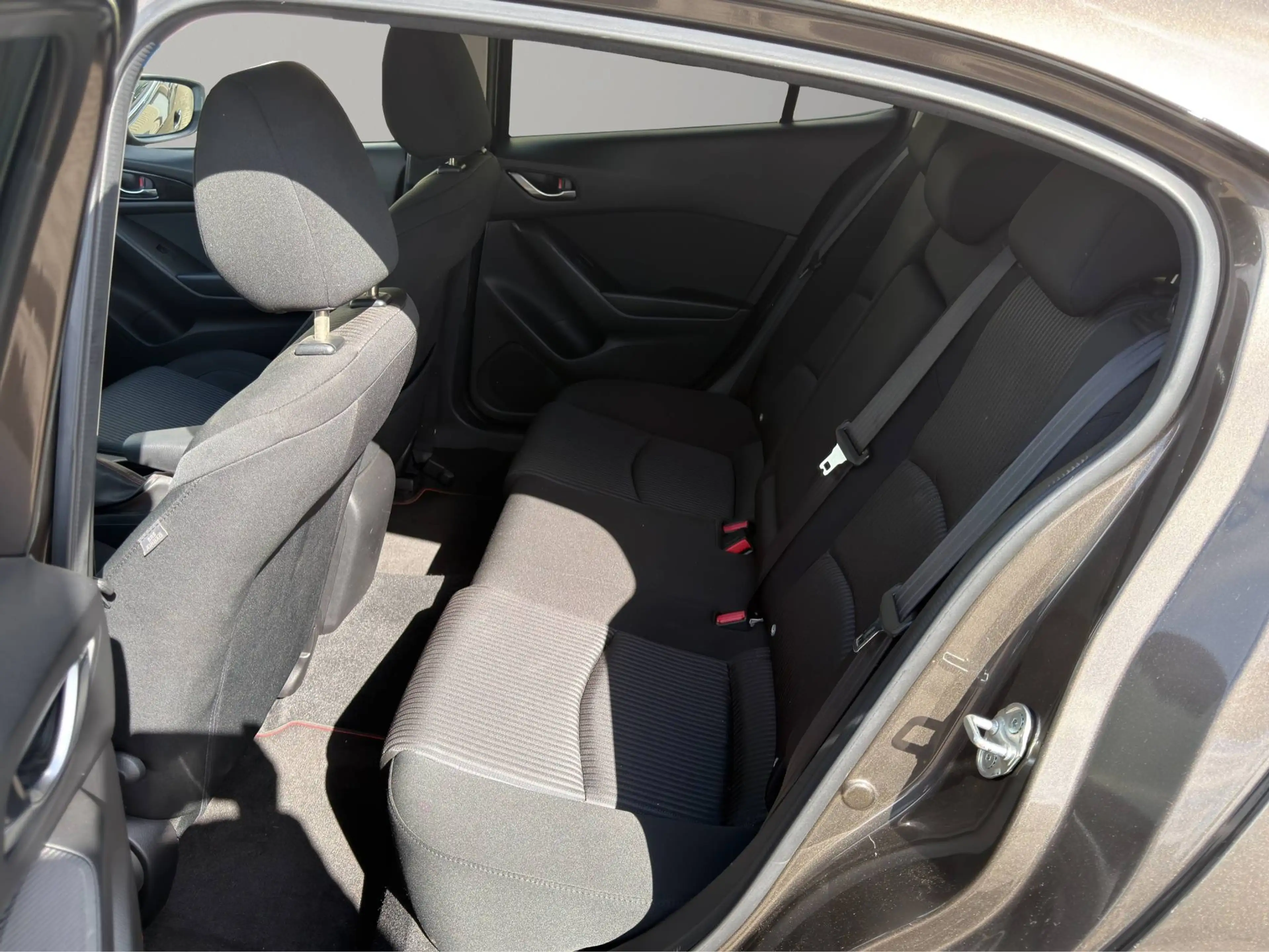 Mazda 3 LIMOUSINE 2.0 SPORTS-LINE - NAVIGATION - HEAD UP - SITZHEIZUNG - UVM — photo 13