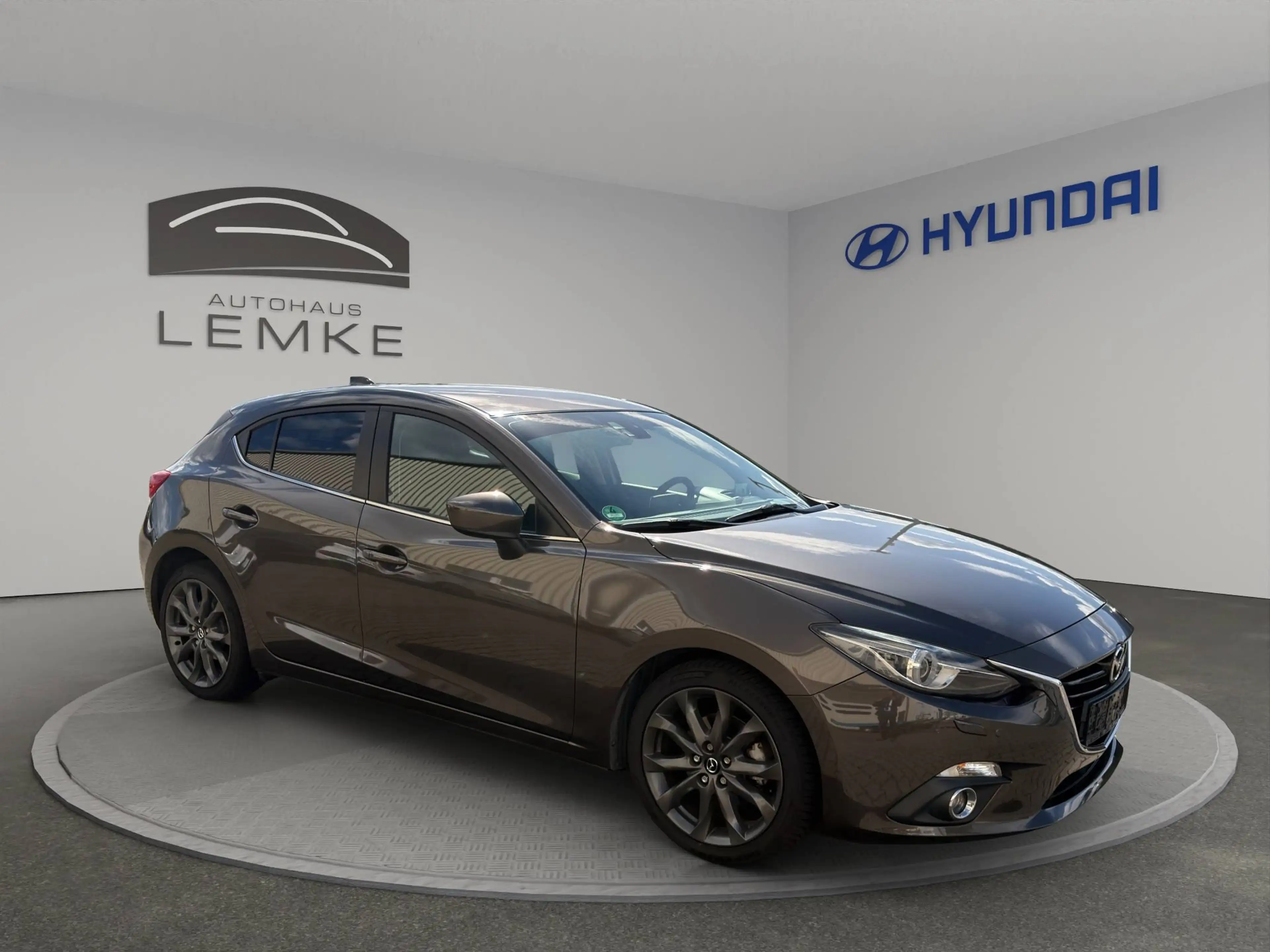 Mazda 3 LIMOUSINE 2.0 SPORTS-LINE - NAVIGATION - HEAD UP - SITZHEIZUNG - UVM — photo 6