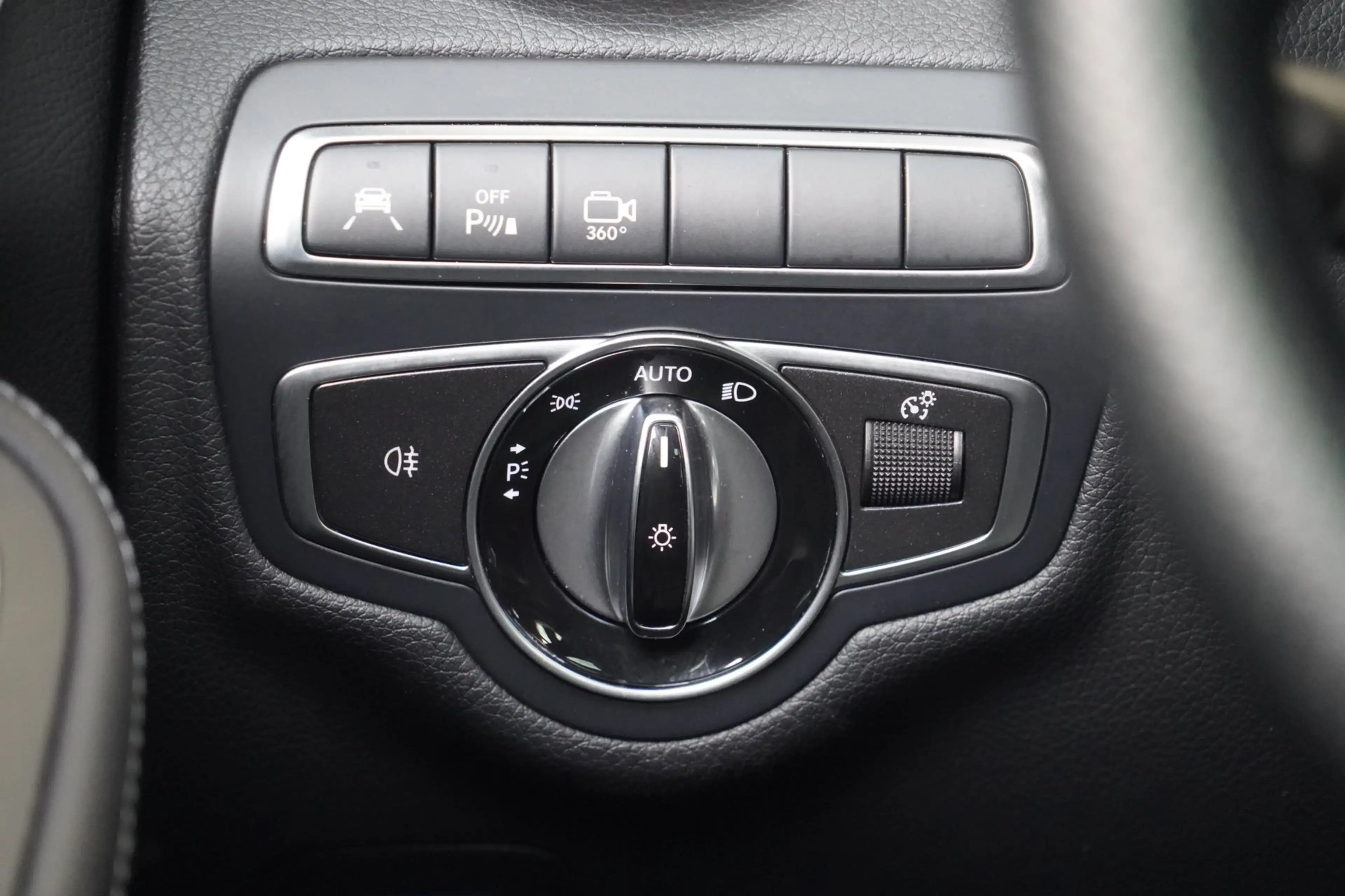 Mercedes-Benz C 400 Estate 4MATIC Premium Plus Pack AMG / Pano / Burme — photo 19