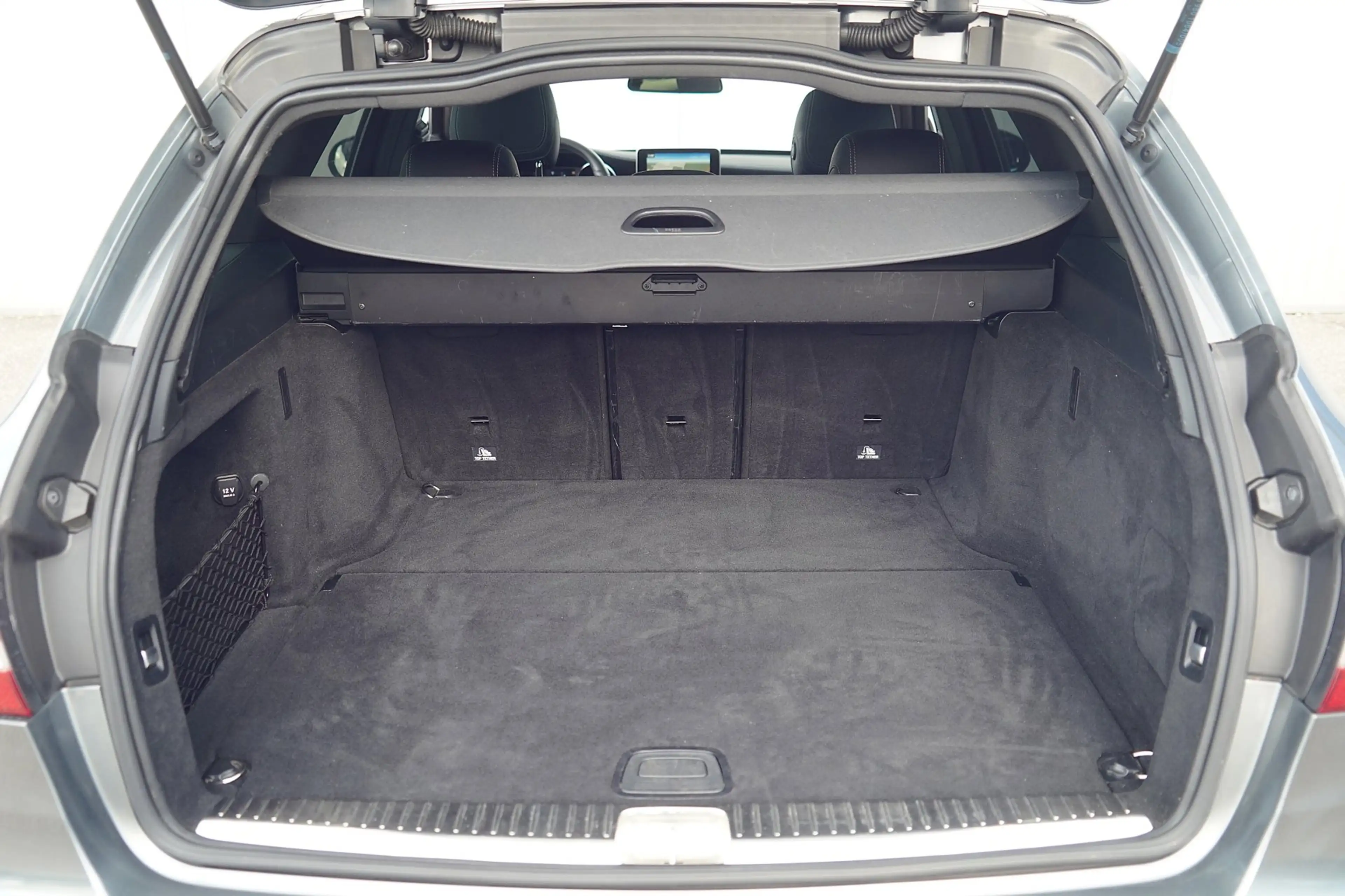 Mercedes-Benz C 400 Estate 4MATIC Premium Plus Pack AMG / Pano / Burme — photo 24