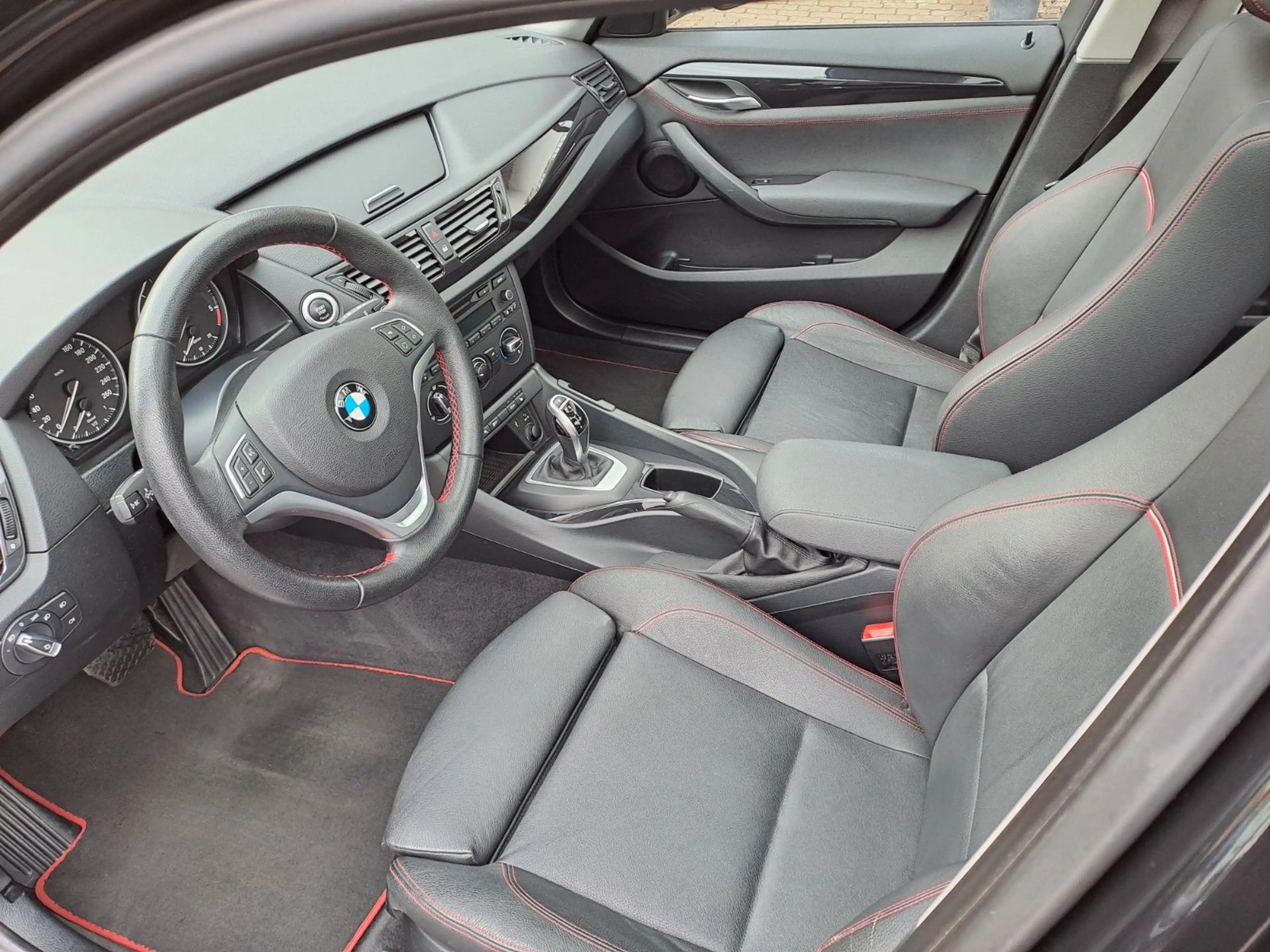 BMW X1 sDrive 20 d*1HD*AUTOMATIK*LEDER*PANORAMADACH* — photo 8