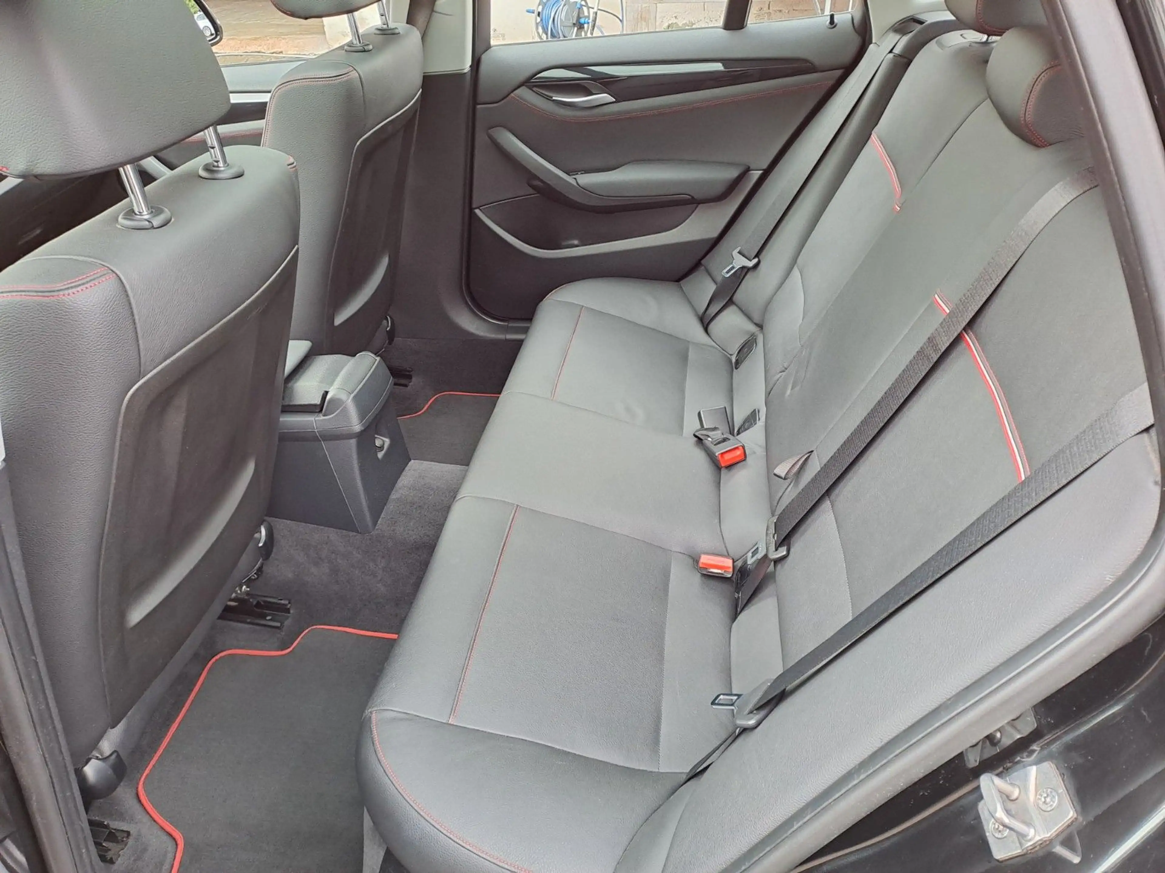 BMW X1 sDrive 20 d*1HD*AUTOMATIK*LEDER*PANORAMADACH* — photo 9