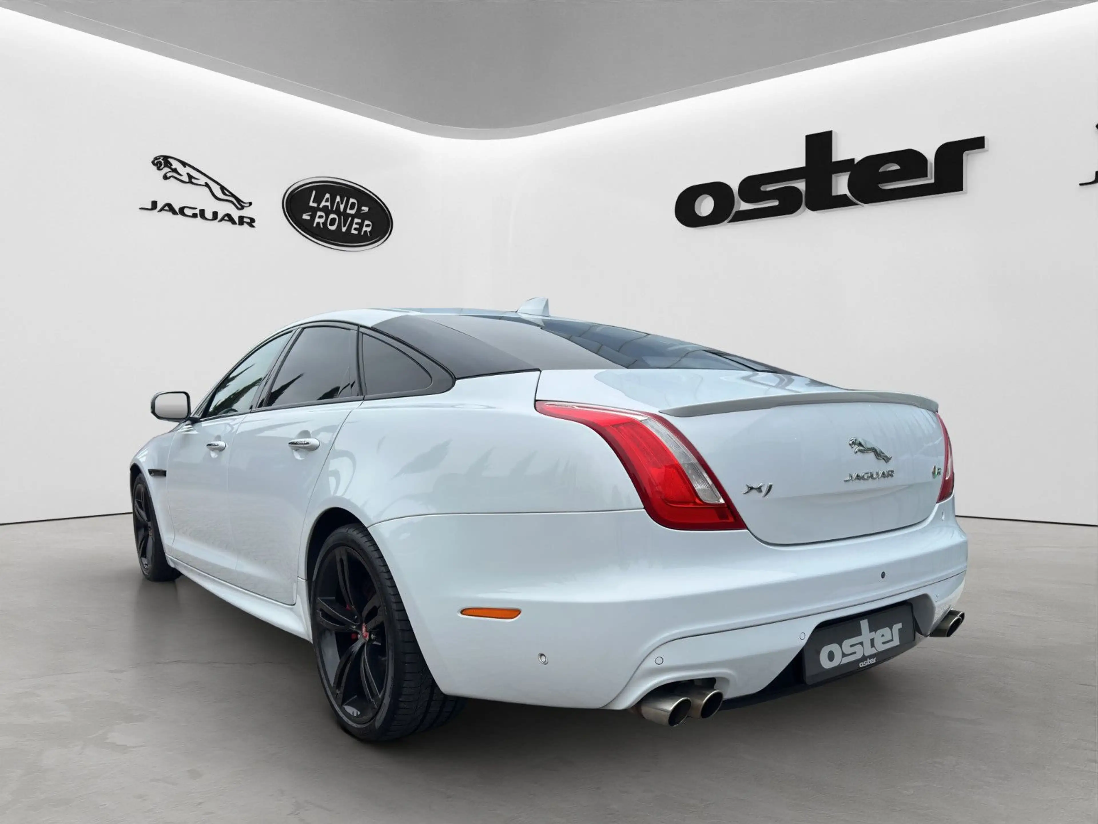 Jaguar XJR Digital-Tacho|Pano|Meridian|360°Kamera — photo 5
