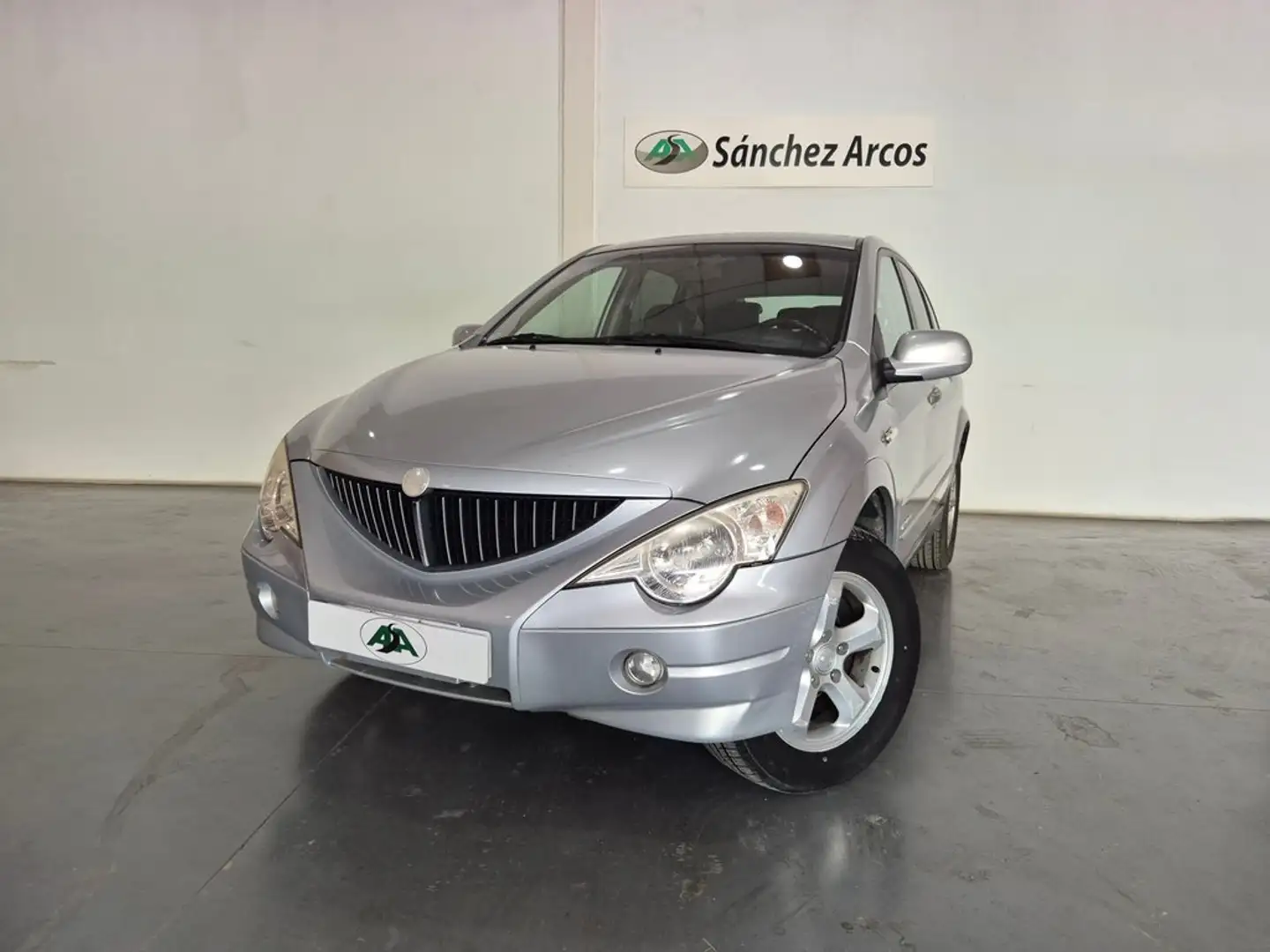 SsangYong Actyon 200Xdi 4x4 Gris - 1