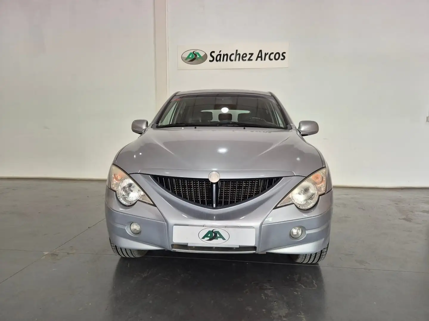 SsangYong Actyon 200Xdi 4x4 Gris - 2