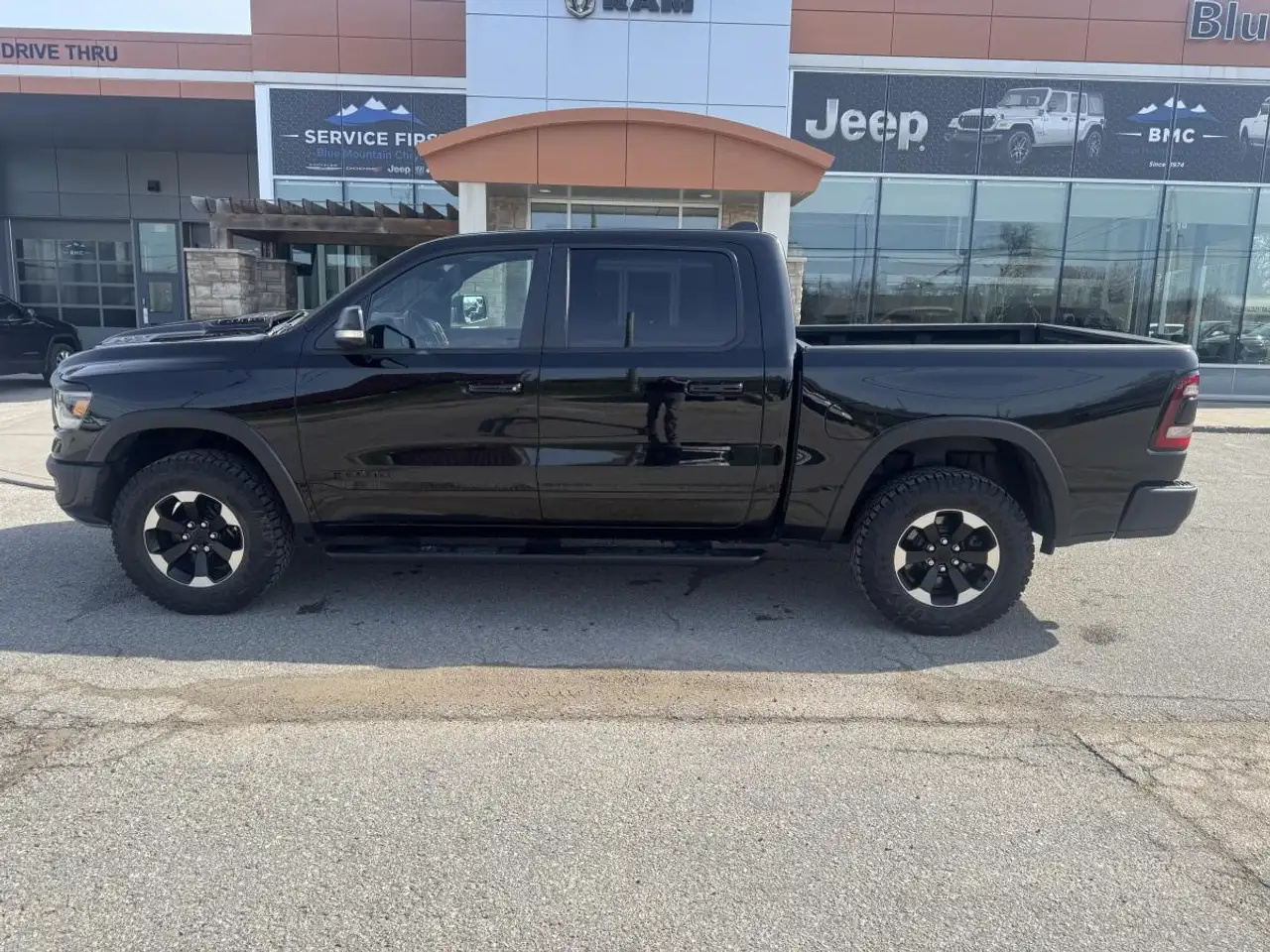 RAM 1500 снимка RAM 1500