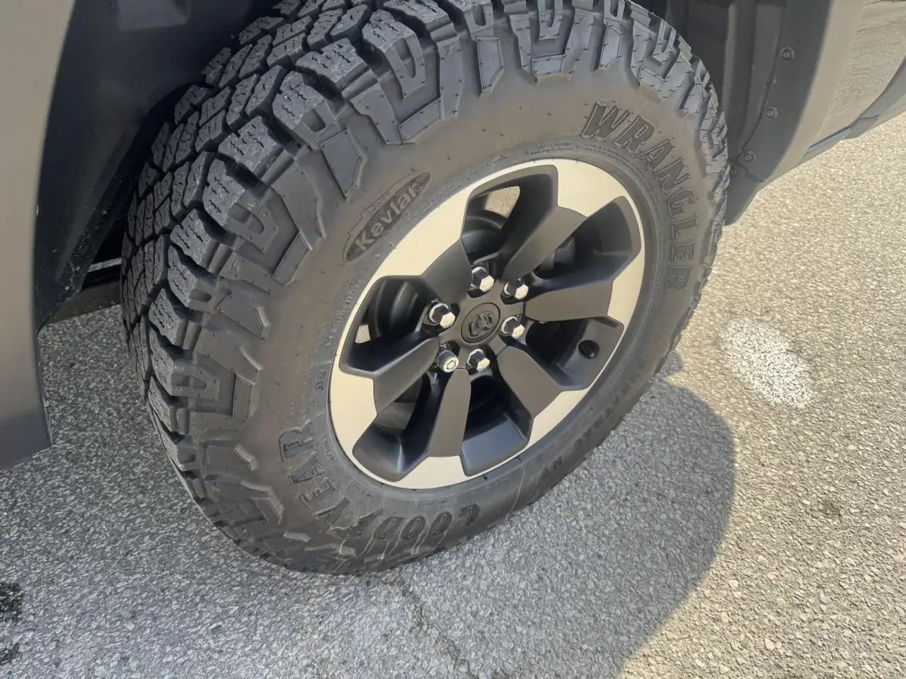 RAM 1500 снимка RAM 1500