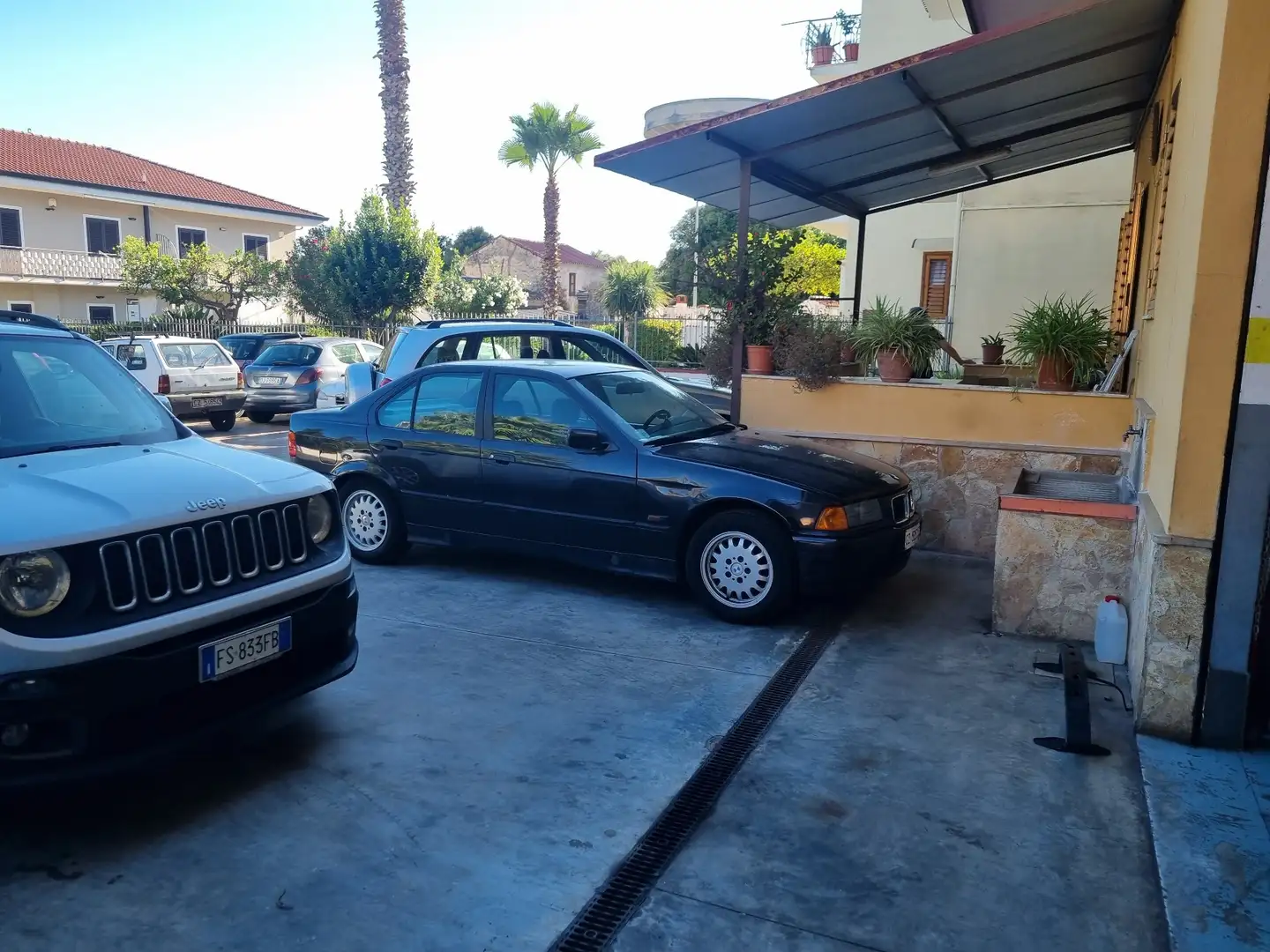 BMW 318 318i 4p - 1