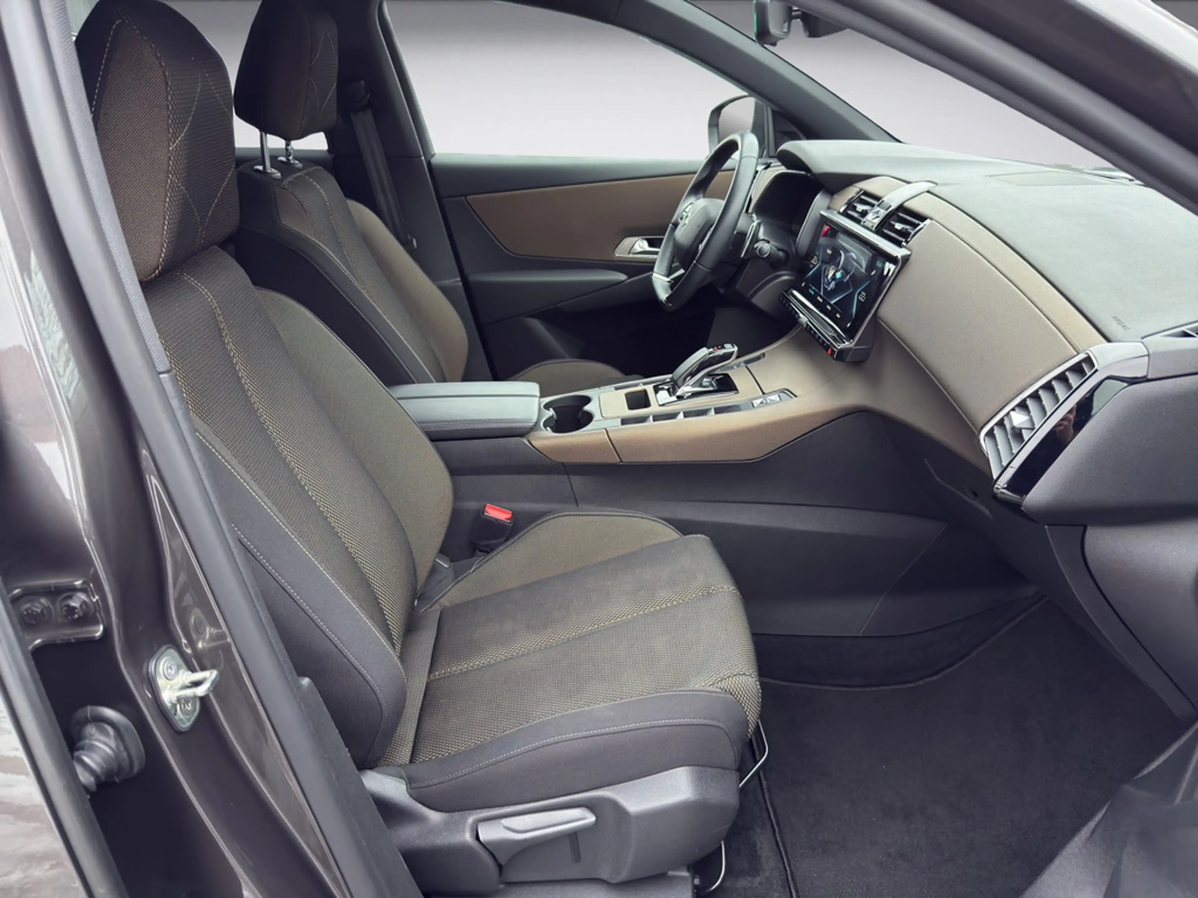 DS Automobiles DS 7 1.6 E-Tense 225 Bastille + — photo 14