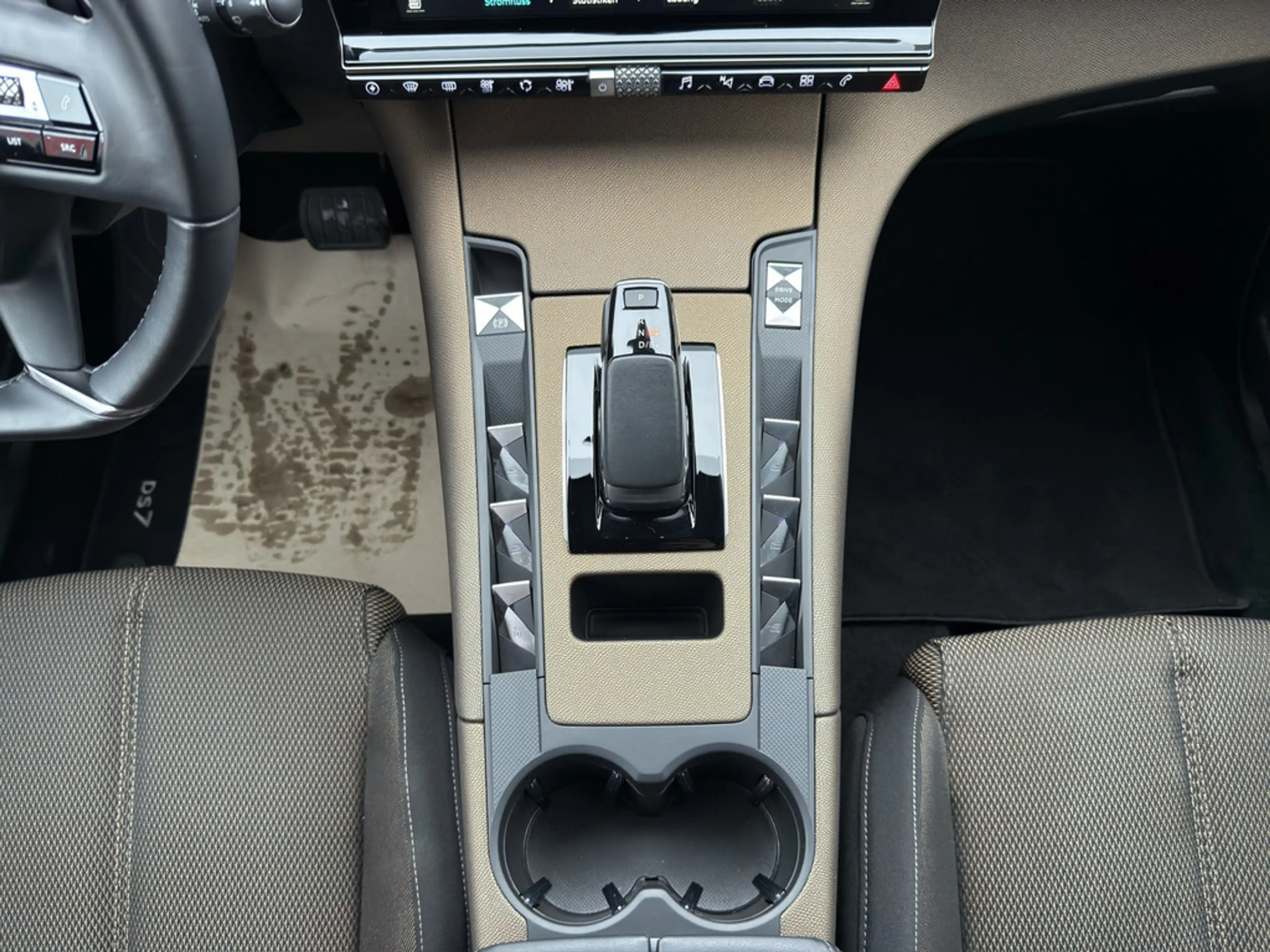 DS Automobiles DS 7 1.6 E-Tense 225 Bastille + — photo 13