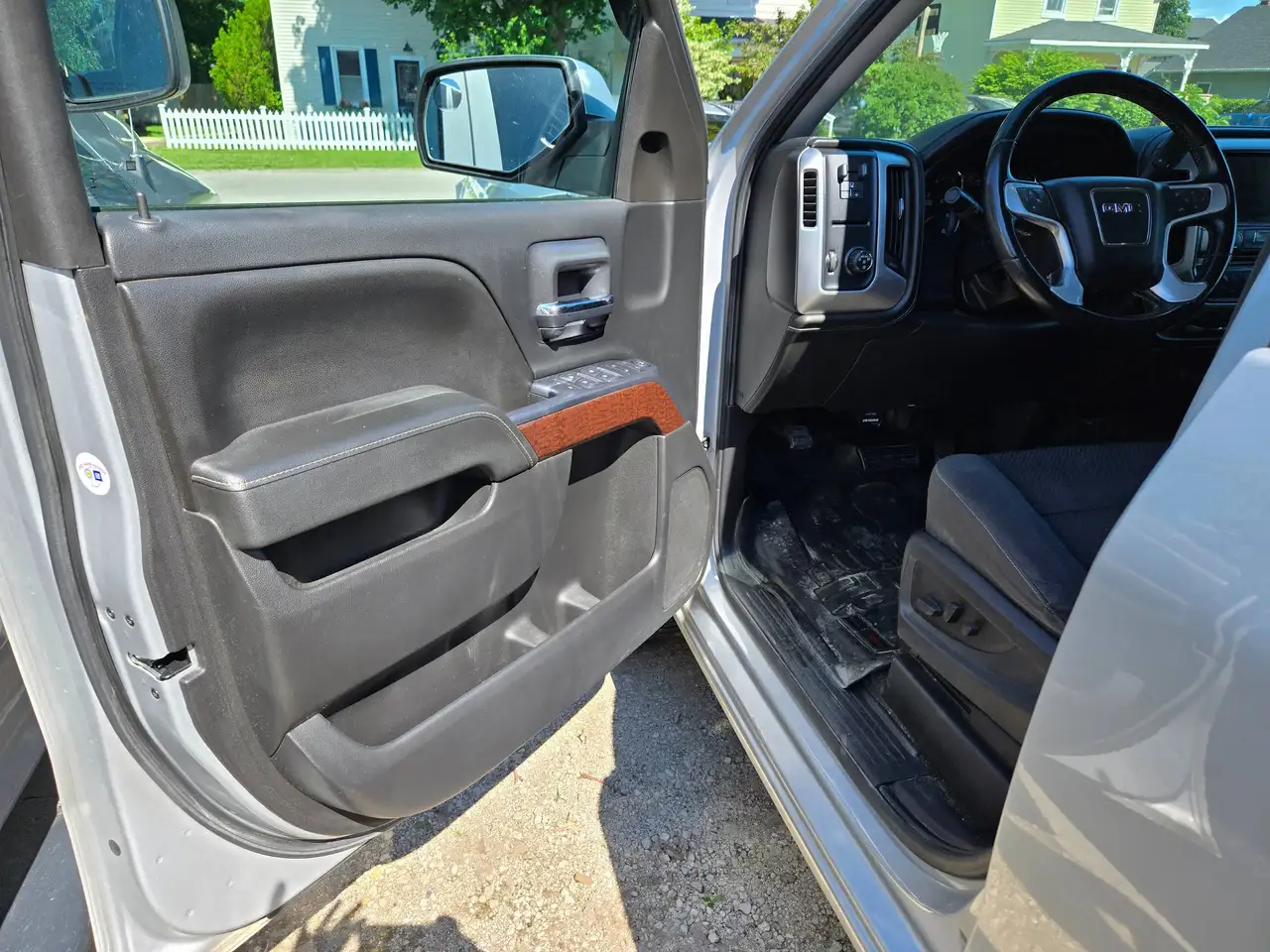 GMC Sierra 1500 photo GMC Sierra 1500