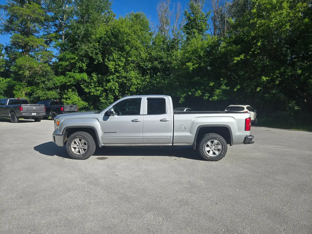 GMC Sierra 1500 photo GMC Sierra 1500