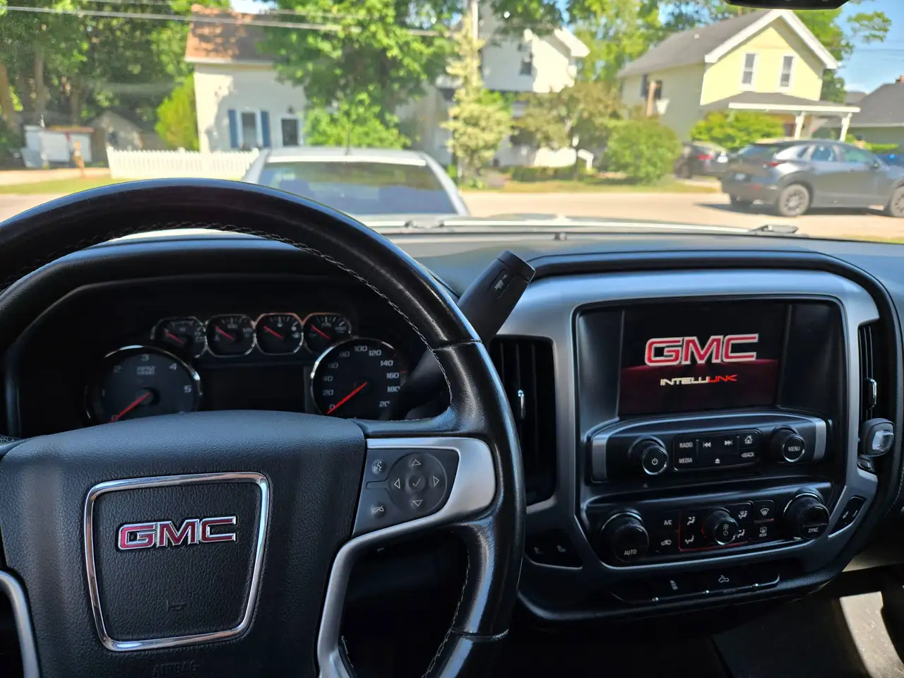GMC Sierra 1500 photo GMC Sierra 1500