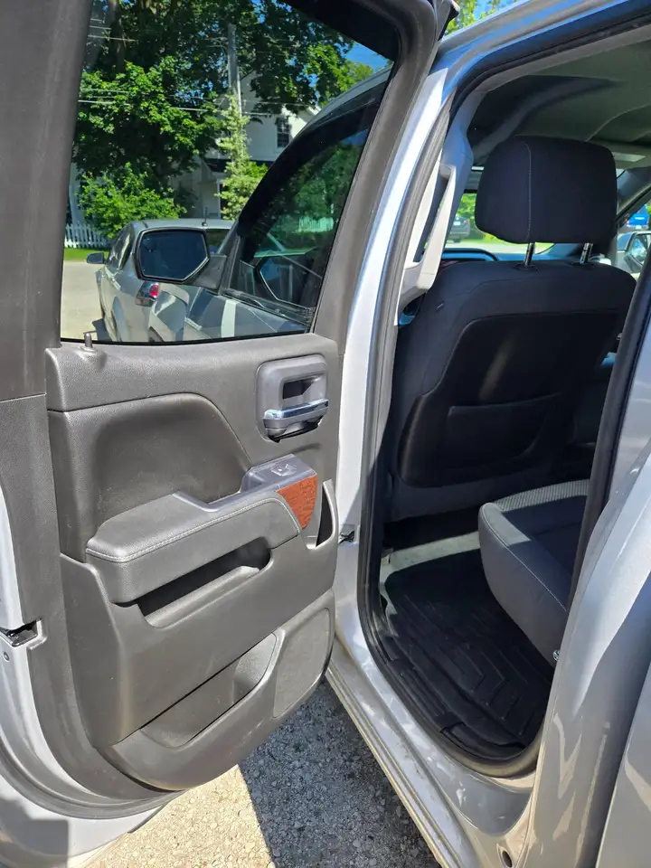 GMC Sierra 1500 photo GMC Sierra 1500
