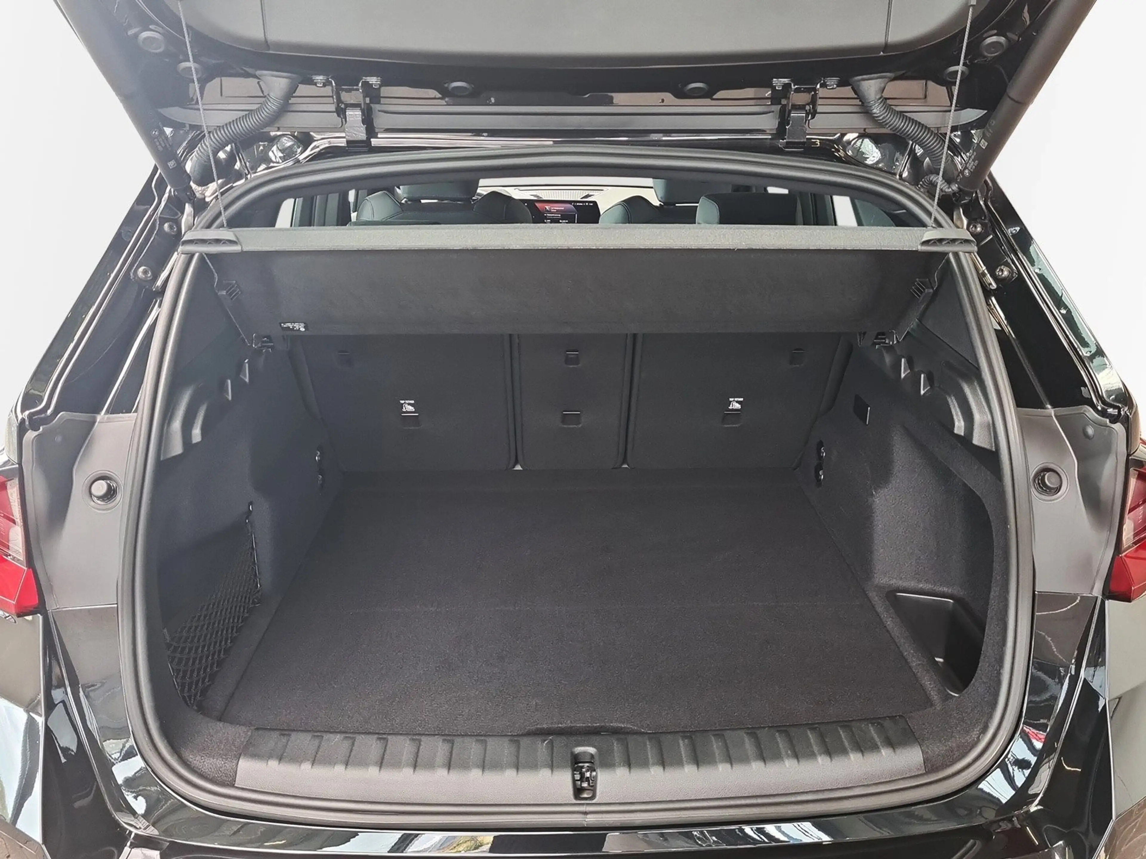 BMW iX1 eDrive20 M-Sport AHK Head-Up Massage HK HiFi DAB u — photo 12