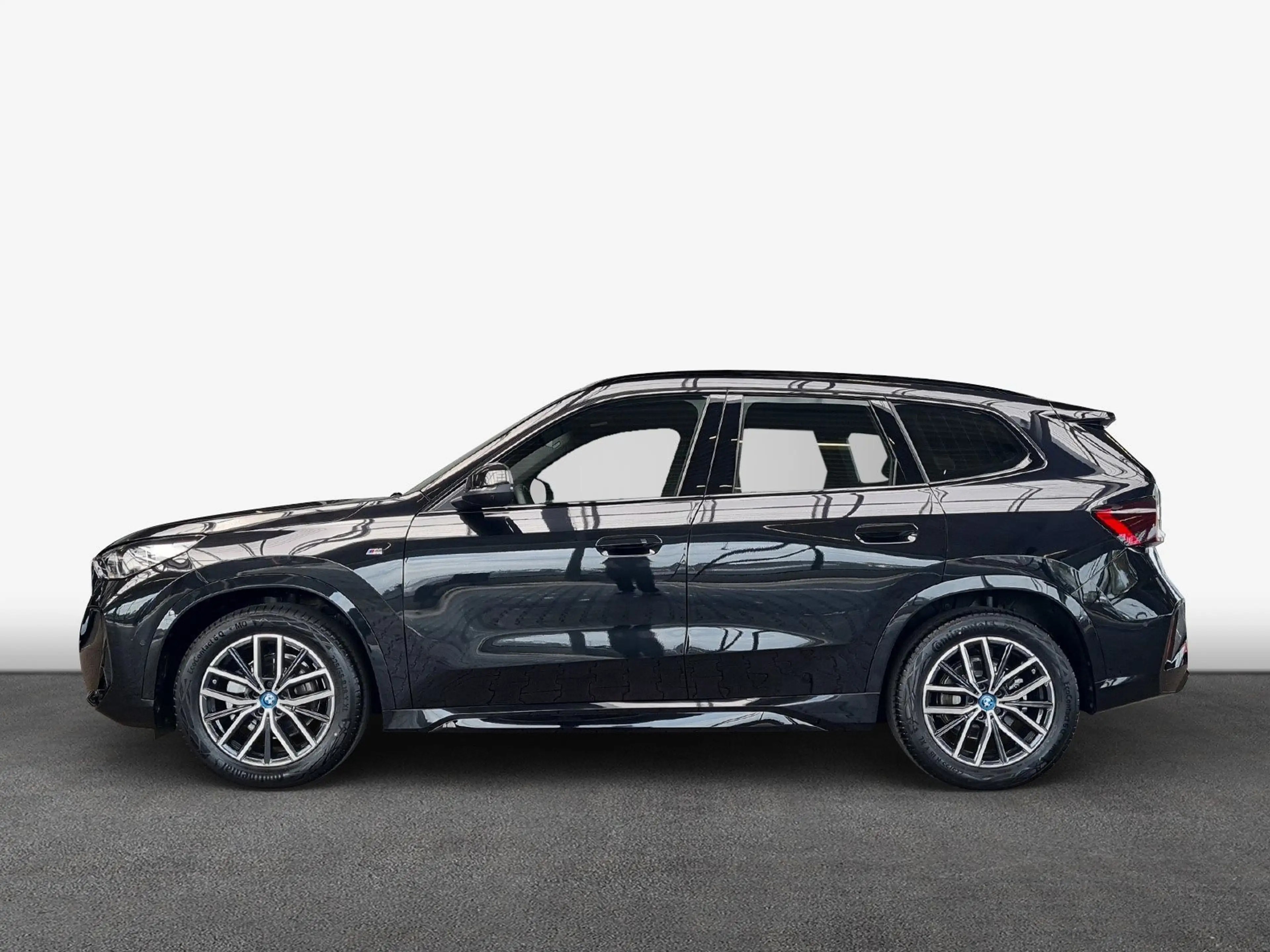 BMW iX1 eDrive20 M-Sport AHK Head-Up Massage HK HiFi DAB u — photo 4