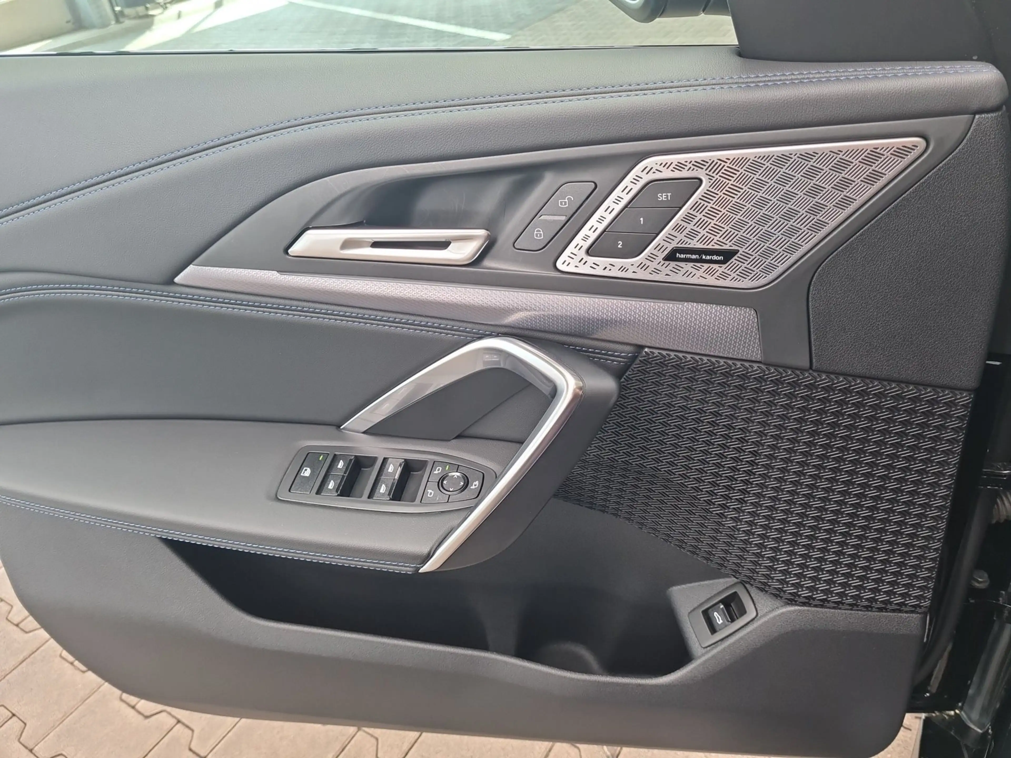 BMW iX1 eDrive20 M-Sport AHK Head-Up Massage HK HiFi DAB u — photo 15