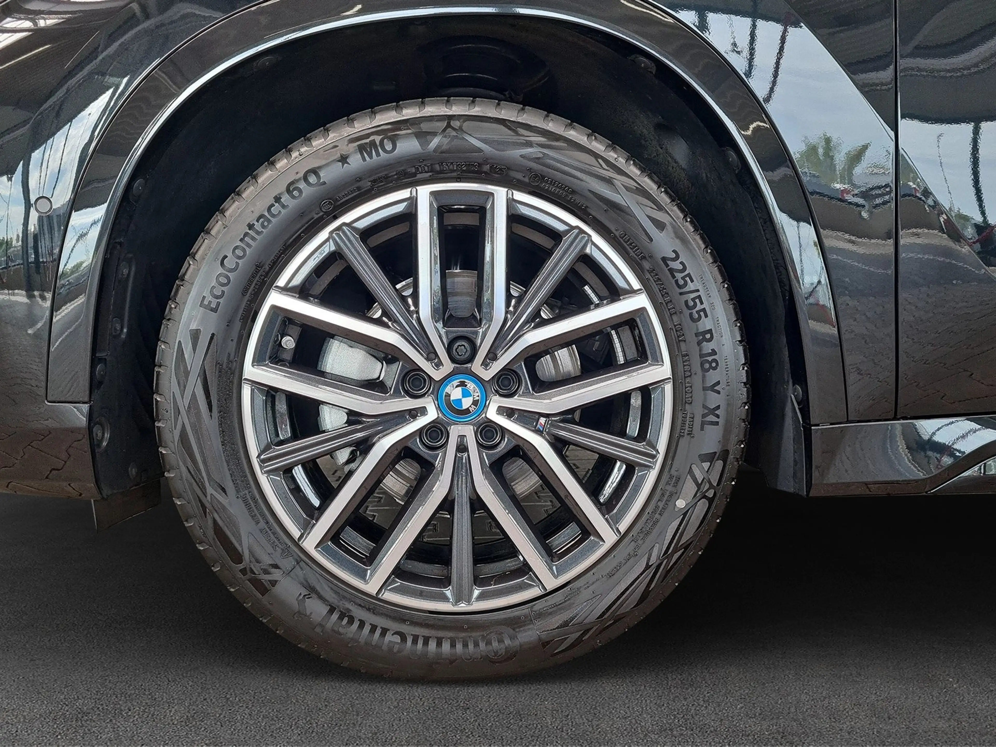 BMW iX1 eDrive20 M-Sport AHK Head-Up Massage HK HiFi DAB u — photo 5